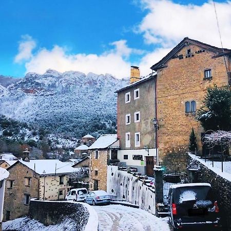 فيلا Casa Senera Santa Cruz de la Serós المظهر الخارجي الصورة